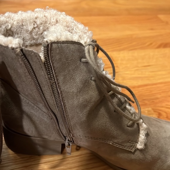 Reaction by Kenneth Cole Booties - Picture 2 of 3